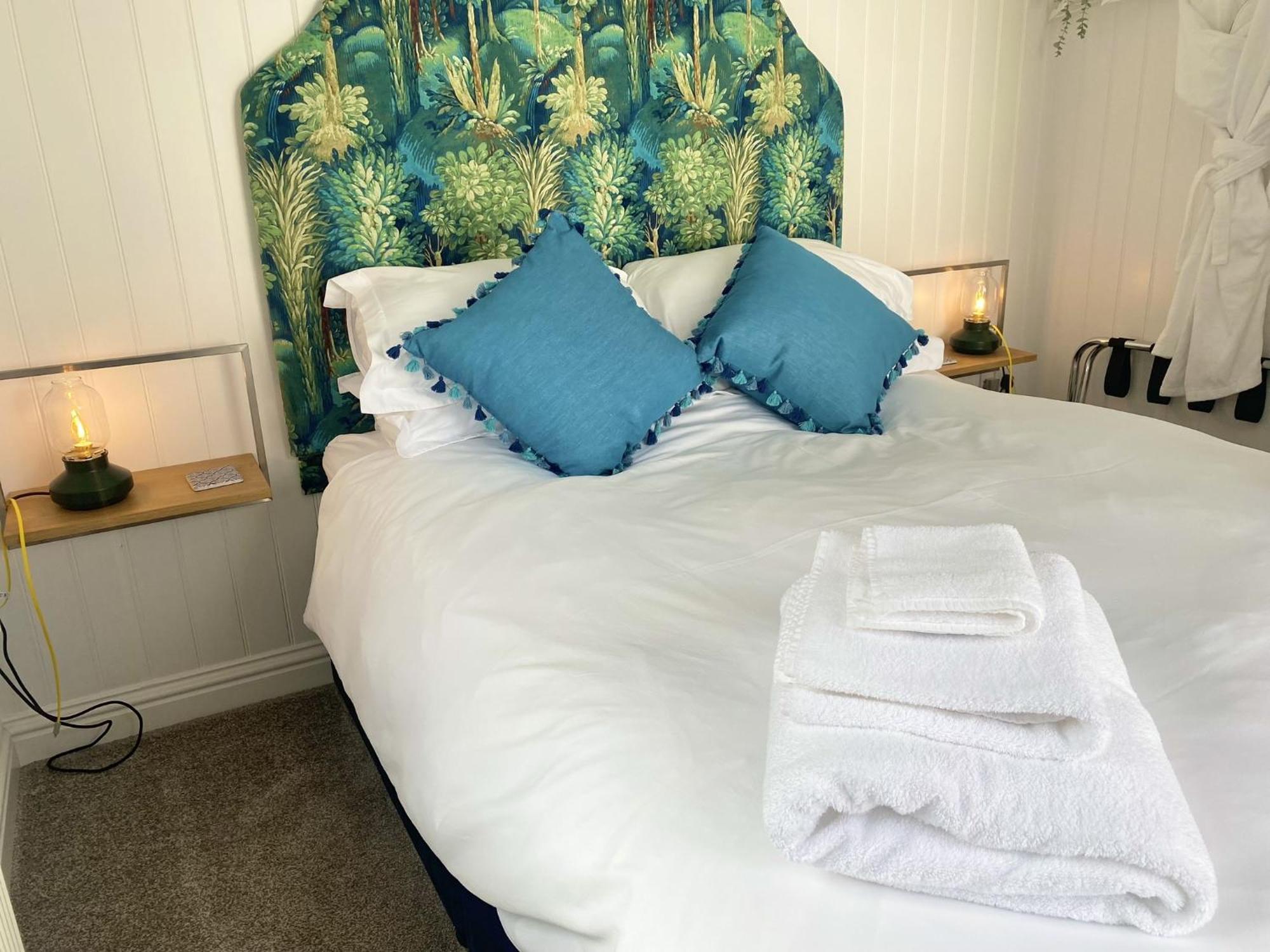 Stylish Cottage With Quay And River View Lymington Luaran gambar